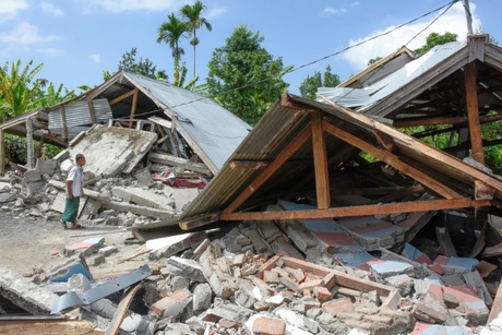 Three dead in quake on Indonesia's Lombok